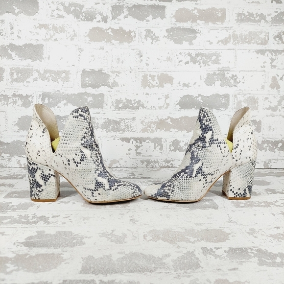 Steve Madden Rookie Snake Print Pull On Block Heel Ankle Boots T593 - Picture 7 of 16